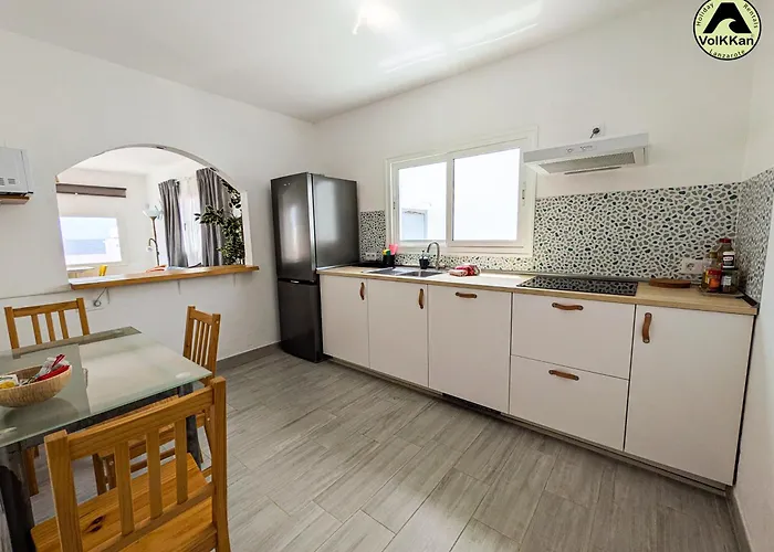 Apartment Volkkanrentals Casa Lila Seafront House *