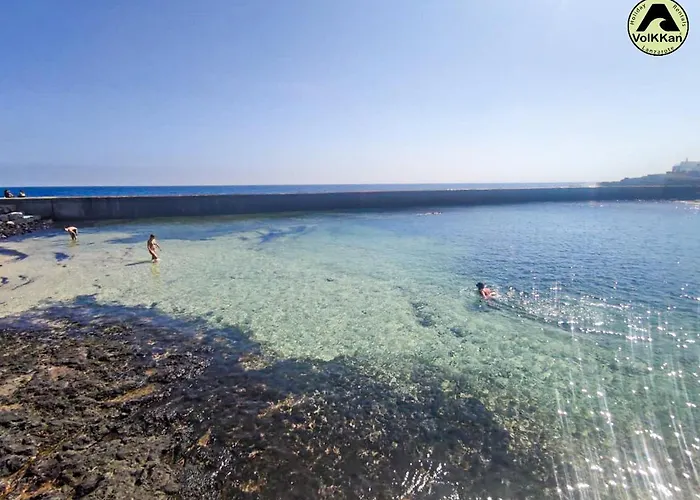 Volkkanrentals Casa Lila Seafront House Apartment *