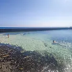 Volkkanrentals Casa Lila Seafront House Апартаменты *