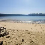 Апартаменты Volkkanrentals Casa Lila Seafront House