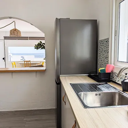 Volkkanrentals Casa Lila Seafront House Apartment *