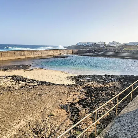 Volkkanrentals Casa Lila Seafront House Appartement *