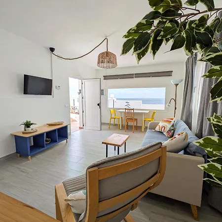 Apartment Volkkanrentals Casa Lila Seafront House